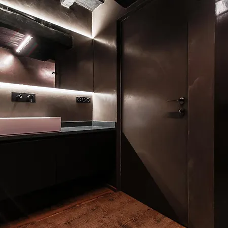 Writer's Loft In - The House Of Travelers Apartment *