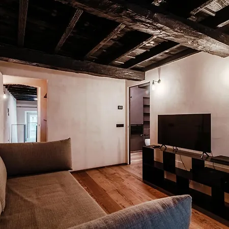 Writer's Loft In - The House Of Travelers Apartment Como
