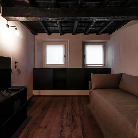 Writer's Loft In - The House Of Travelers Apartment *