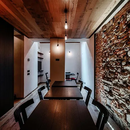 Writer's Loft In - The House Of Travelers