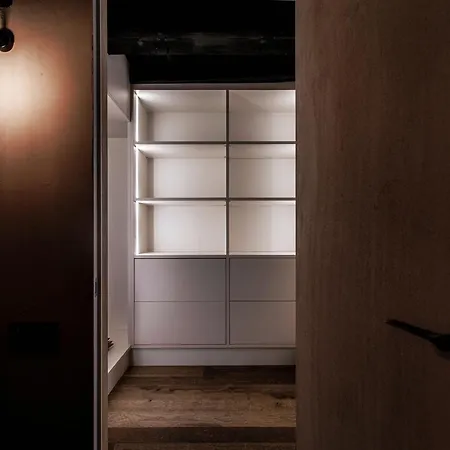 Writer's Loft In - The House Of Travelers Apartment *