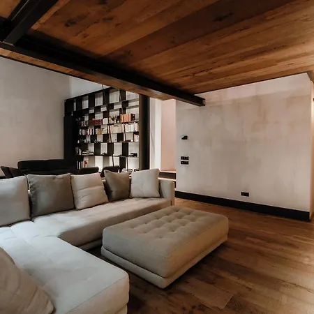 Writer's Loft In - The House Of Travelers Apartment *