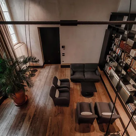 Writer's Loft In - The House Of Travelers Apartment