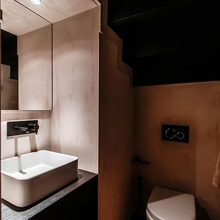 Writer's Loft In - The House Of Travelers Como